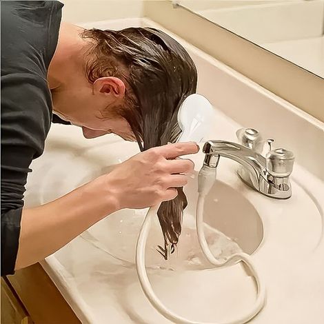 Grifo con cabezal de ducha. Ideal para bañar y acicalar mascotas como perros y gatos. Este grifo multifuncional con cabezal de ducha es fácil de (1/5)