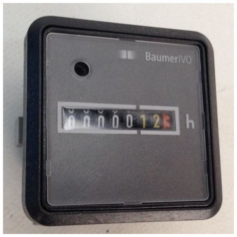 Compteur horaire totaliseur mécanique encastré 48X48mm 7 chiffres 110V CA 50Hz (11056992) sans remise à zéro BAUMER B148.002XC8C (1/2)