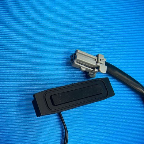 25380-4RA0A is a smart push-button switch for the trunk of Nissan Maxima A36 models from 2016 to 2019.