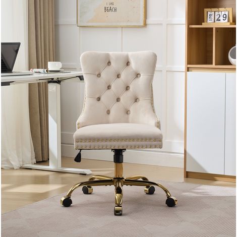 Poltrona da ufficio imbottita beige, rivestimento in velluto, struttura a tripla elastica, base in metallo dorato, ruote girevoli 360° (1/5)