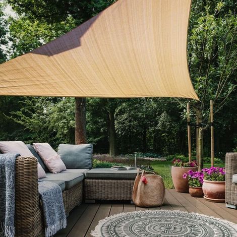 Toldo triangular de 3x3x3 m – Tejido de HDPE de 185 g/m² – Protección UV del 98% – Fácil instalación con cuerdas de fijación