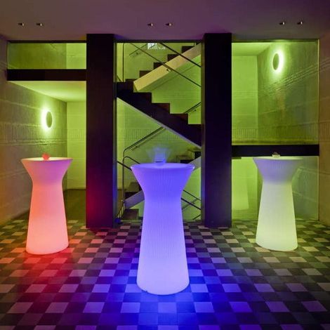 Tavolino CAPRI 110 110 cm con luce e batteria ricaricabile per interni ed esterni, altamente resistente. Luce RGB (1/4)