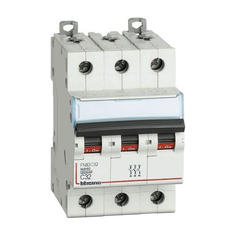 Interruttore Magnetotermico 3P Curva C32A 6Ka Btdin 60 (Bticino Cod. Fn83C32) (1/2)