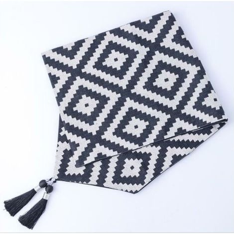 Mobilier d'intérieur Décoration Objets décoratifs Drapeau de table motif géométrique jacquard coton et lin noir et blanc (32x220cm, grand personnage dos) (1/5)
