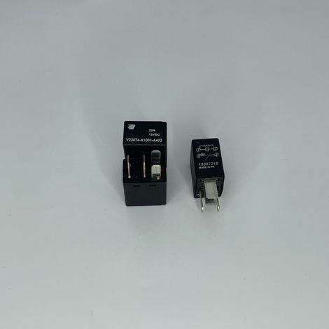 Relais automobile Tyco 4 broches V23074A001A402