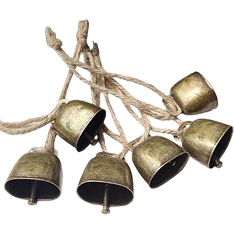 Lot de 6 cloches décoratives en métal pour vache, pour l'intérieur et l'extérieur : décorations de Noël, cafés et autres occasions festives (multicolores). (1/4)