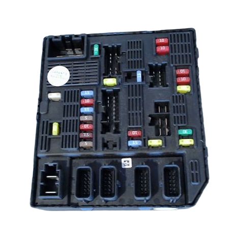 [PRODUIT D'OCCASION] Boite A Fusibles RENAULT Megane ♻️ Ref Oe. 284b69009r - Garantie à vie (1/4)