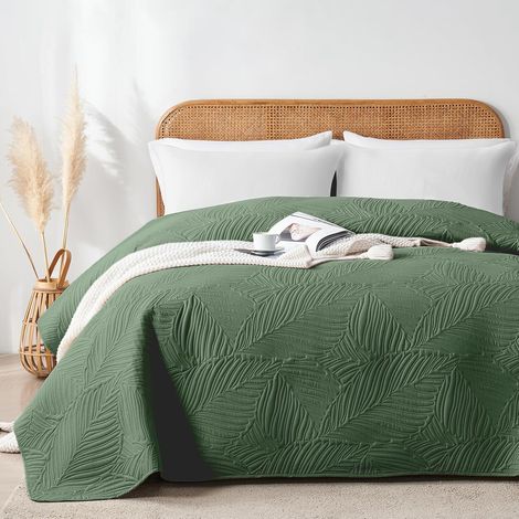 Couvre-lit 240x260 cm Vert,Boutis Matelassé en Polyester Doux,Motif Feuilles Décoratif,Confort Léger et Doux,pour Lit Double et Canapé,Convient à Toutes Les Saisons (1/5)