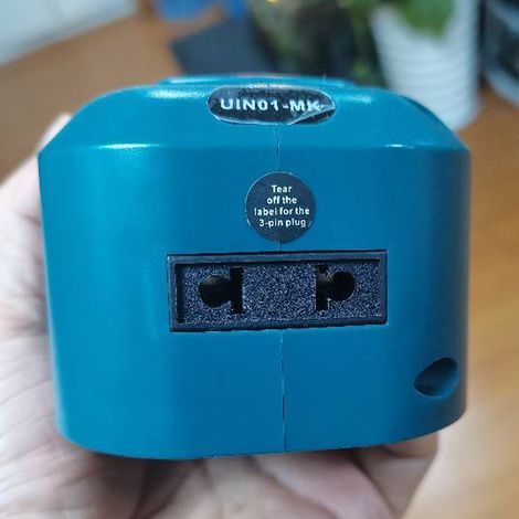 Generatore inverter portatile per batterie agli ioni di litio da 18 V con doppia porta USB e lampada a LED integrata. (1/5)