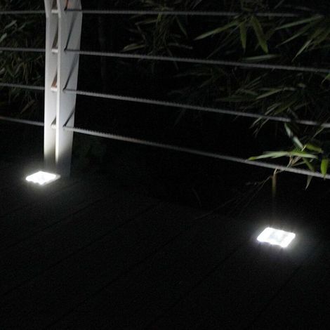 Lot de 4 lampes solaires LED carrées encastrables pour jardin, terrasse ou allée - Lumière blanche (1/4)