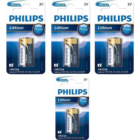 .4 piles Philips CR123A lithium 3V 1500 mAh.