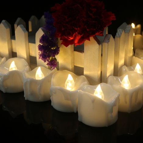 Set mit 12 warmweißen LED-Kerzen (4,6 x 3,3 cm), batteriebetrieben