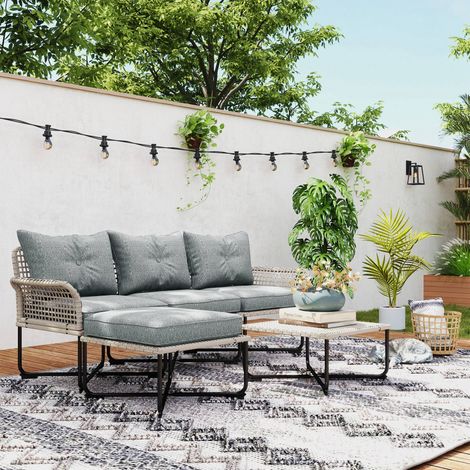 5-teiliges Rattan-Gartenmöbelset mit 2 Stühlen, einem Mittelstuhl und 2 Hockern/Couchtischen