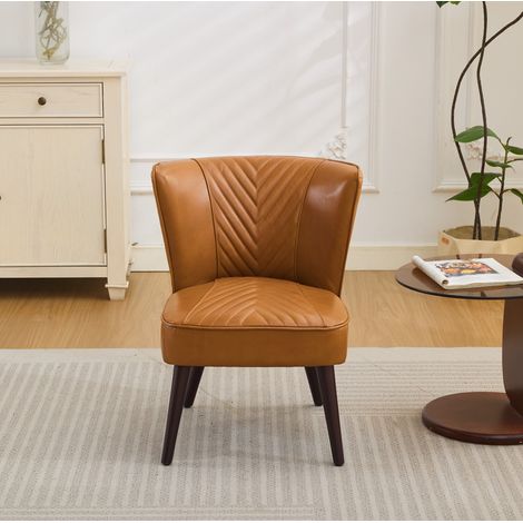 Fauteuil en cuir marron clair avec piètement en bois, rembourrage mousse et ressorts, coutures diagonales à 45°, charge maximale 150 kg – de FLORAGRACE (1/5)