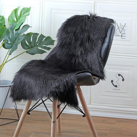 Tapis en peau de mouton, tapis moelleux en fausse fourrure, tapis universels de différentes tailles pour chambre, salon, fauteuil ou canapé (noir, 60 x 90 cm) (1/5)