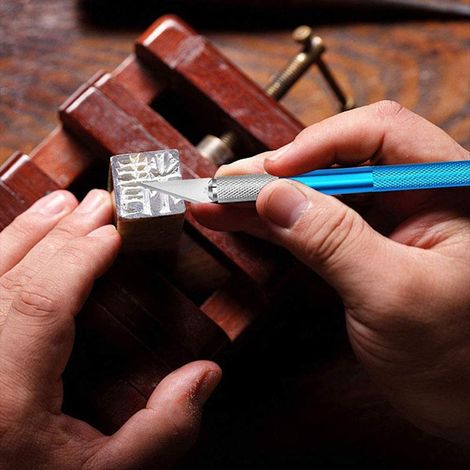 150-teiliges Schnitzmesser-Set aus Kohlenstoffstahl für präzises und sauberes Schneiden, Reparaturen, Klebstoffentfernung und als Ersatz für Heimwerkerwerkzeuge. (1/5)