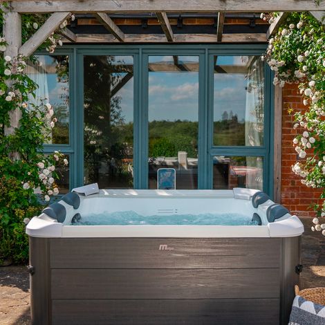 SPA Oslo Plus + 8 filtres SPA Spa rigide 6 places 180cm carré hydromassage 4 coussins bâche 8 filtres (1/5)