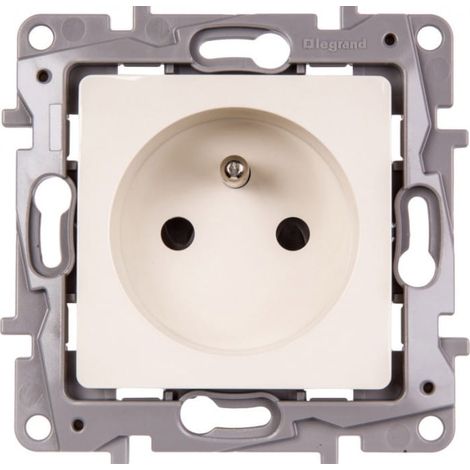 Prise simple Niloe avec ou sans obturateur 16A IP20, crème 664636