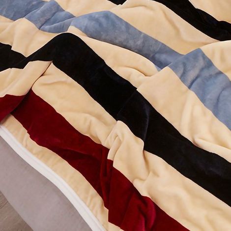Couverture polaire épaisse 150x200 cm, plaid rayé pour sieste, couverture enfant, cadeau entreprise, bord ourlé, couverture chauffante légère. (1/3)