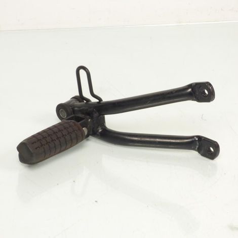 [PRODUIT D'OCCASION] Platine de repose pied passager droit origine pour moto Honda 125 (1/5)