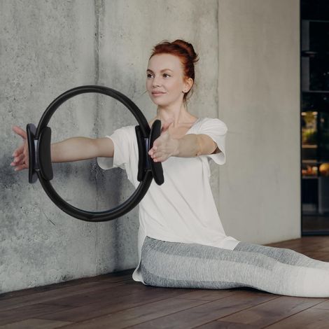 Anneau de yoga rond de 30 cm - Équipement de fitness léger et élastique - Idéal pour le fitness, l'entraînement de résistance et le renforcement des bras et des jambes - Noir (1/4)