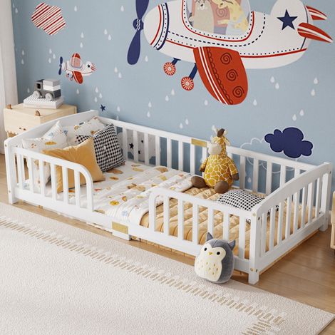Letto a pavimento 90x200 cm bianco in pino con sponde di sicurezza e ingresso centrale (1/5)