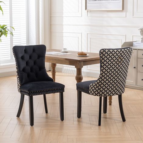 Chaises de salle à manger capitonnées, lot de 2, en velours capitonné à la main, dossier orné d'un motif géométrique en fil doré, garniture cloutée et anneau de traction en métal, pieds en bois massif (1/5)