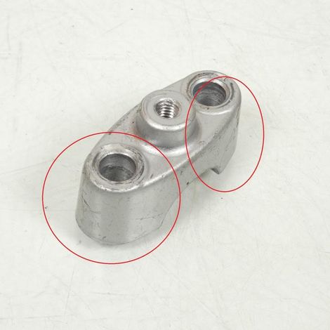 [PRODUIT D'OCCASION] Pontet de guidon supérieur pour moto Suzuki 125 GP 1978 à 1981 (1/3)