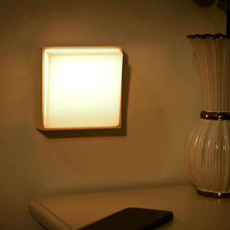 Applique murale magnétique rechargeable, veilleuse LED, minuterie 30 minutes en option, lumière chaude 3000K, installation sans fil facile (blanc) (1/4)