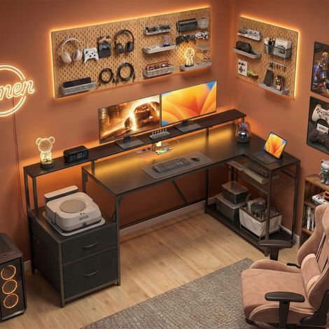 Bureau d'angle gaming avec station de charge, éclairage LED et support pour écran. En bois et acier. 192,5 x 80 x 86,5 cm. Noir.