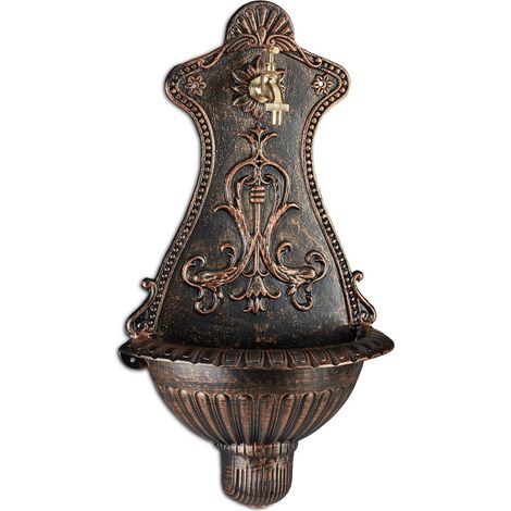 Fuente de pared antigua