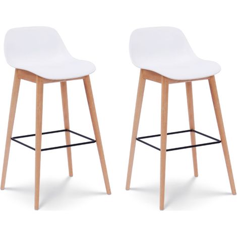 Kosmi – Lot de 2 tabourets de bar blancs scandinaves – Hauteur 66 cm – Pieds en bois naturel – Confort moderne pour cuisine et salle à manger (1/5)