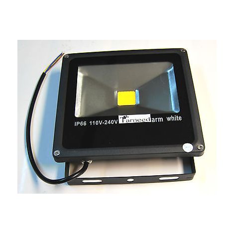 FARO LED IP66 FARETTO LUCE FREDDA FARI DA ESTERNO 30W RESA 300W ALTA LUMINOSITA