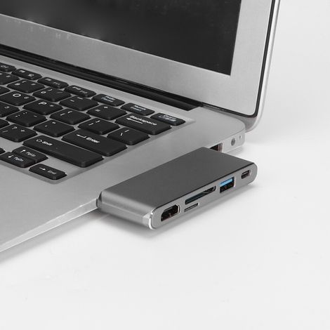 Adaptateur multiport pour MacBook M1/M2 - doté d'un port USB-C haute vitesse, de deux ports USB-C pour les données et l'alimentation, et d'un port Ethernet Gigabit. (1/4)