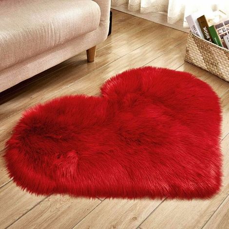 Plush Rug - Heart Shaped - Shag Fluffy and Soft - Ideal for Living Room and Bedroom or as a Gift for Women and Girls - 40 x 50 cm - Red (1/5)