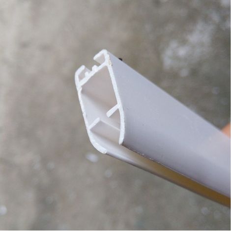 Werbestangen aus PVC-Kunststoff sind zu Sonderpreisen für Bürovorhänge und Werbezubehör erhältlich (1 Meter). (1/5)