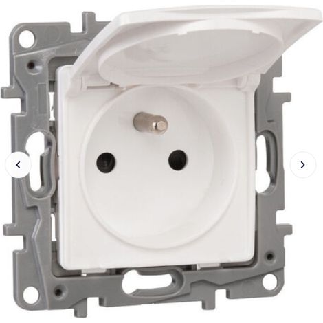 Legrand 664748 2P+T power outlet, IP44, 16A, with automatic terminals