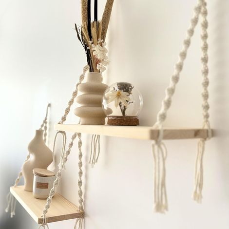 Lot de 2 étagères murales en bois suspendues avec corde macramé, déco murale bohème cosy pour plantes, chambre et salon. (1/5)