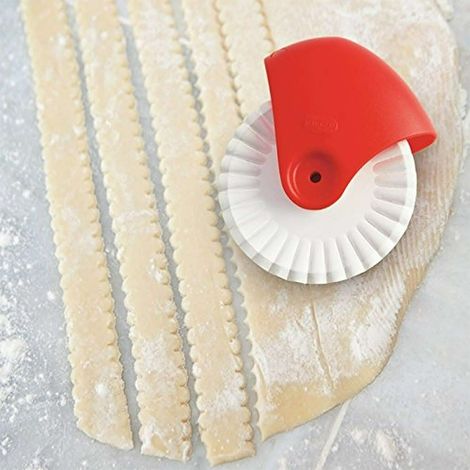 Set aus 2 manuellen Teigrädchen, Teigausstecher mit geriffeltem Muster für die Küche (1/5)