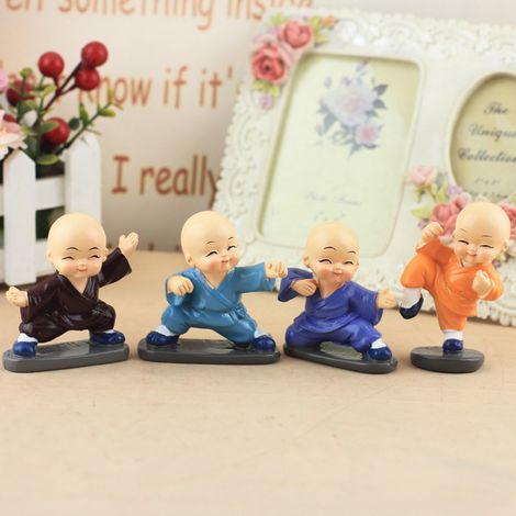 Figurines miniatures de petit moine pour la décoration de voiture ou de maison. (1/5)