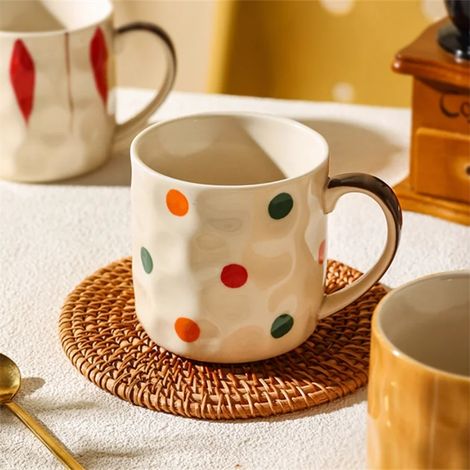 Mug rétro en céramique INS (301-400 ml), décor sous émail, idéal pour un usage quotidien. (1/5)