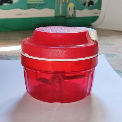 Coupe-légumes à tirer à la main, rouge (1/3)