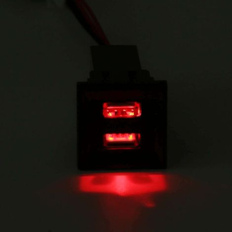 Rotes Dual-USB-Einbauladegerät für Volkswagen VW Transporter T5 (2003–2009)