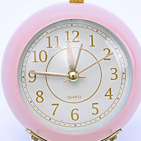 Horloge en métal de style européen, réveil électronique silencieux et créatif pour enfants, design simple pour le salon, la chambre et les étudiants, horloge à quartz lumineuse, rose. (1/5)