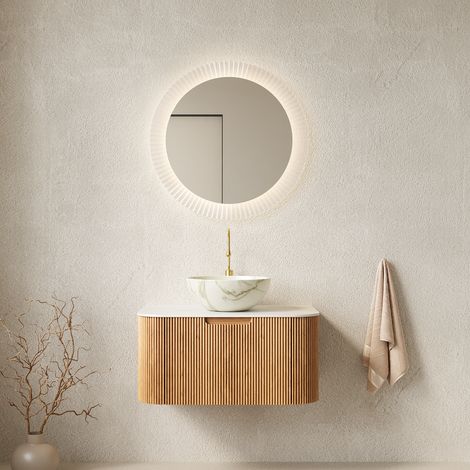 Meuble vasque mural de 76 cm, vasque blanche à effet pierre et plan de travail blanc Carrara, caisson en contreplaqué rayé aux bords arrondis avec tiroir, pré-assemblé, aspect bois naturel. (1/5)