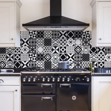 Panneau anti-éclaboussures de cuisine autocollant mural carrelage blanc et noir 180 x 60 cm fabriqué en Italie avec encre non toxique, ignifuge et résistante à l'eau (1/5)