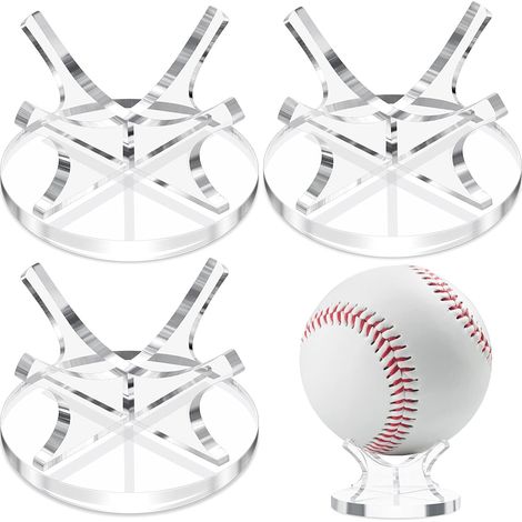 Set di 4 supporti espositivi in acrilico trasparente per palloni sportivi con tappetini antiscivolo. (1/5)