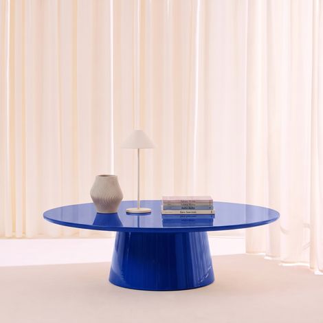sweeek - Table basse ovale finition glossy bleu - Nell