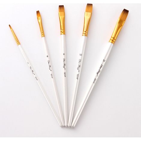 Un ensemble de 5 pinceaux professionnels pour artistes, adaptés à l'aquarelle, à l'acrylique et à la peinture à l'huile, avec des pointes plates blanches.