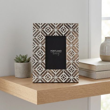 White Wash Zig Zag Carved Photo Frame (1/2)